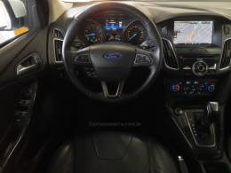 FORD - FOCUS - 2015/2016 - Branca - R$ 64.900,00