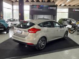 FORD - FOCUS - 2015/2016 - Prata - R$ 73.900,00