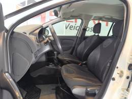 RENAULT - SANDERO - 2016/2017 - Branca - R$ 52.900,00