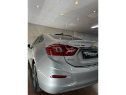 CHEVROLET - CRUZE - 2017/2018 - Prata - R$ 93.900,00