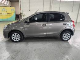 TOYOTA - ETIOS - 2017/2018 - Cinza - R$ 57.900,00