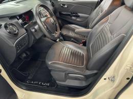 RENAULT - CAPTUR - 2021/2021 - Bege - R$ 85.900,00
