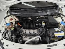 VOLKSWAGEN - VOYAGE - 2010/2011 - Branca - R$ 33.900,00