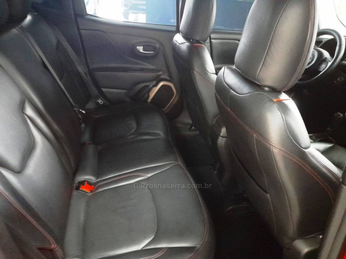JEEP - RENEGADE - 2015/2016 - Vermelha - R$ 68.900,00