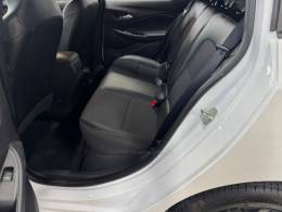 CHEVROLET - ONIX - 2024/2024 - Branca - R$ 89.900,00