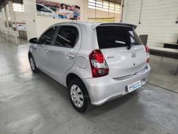 TOYOTA - ETIOS - 2017/2018 - Prata - R$ 57.900,00