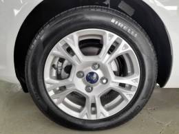 FORD - FIESTA - 2016/2016 - Branca - R$ 49.900,00