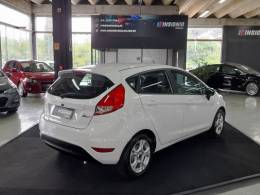 FORD - FIESTA - 2015/2016 - Branca - R$ 52.900,00