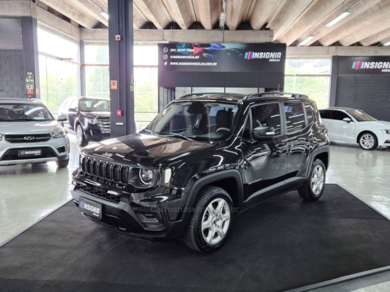 JEEP - RENEGADE - 2022/2023 - Preta - R$ 106.900,00