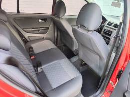 VOLKSWAGEN - FOX - 2014/2015 - Vermelha - R$ 44.900,00