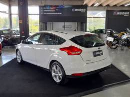 FORD - FOCUS - 2018/2019 - Branca - R$ 68.900,00