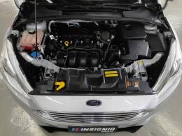 FORD - FOCUS - 2015/2016 - Prata - R$ 64.900,00