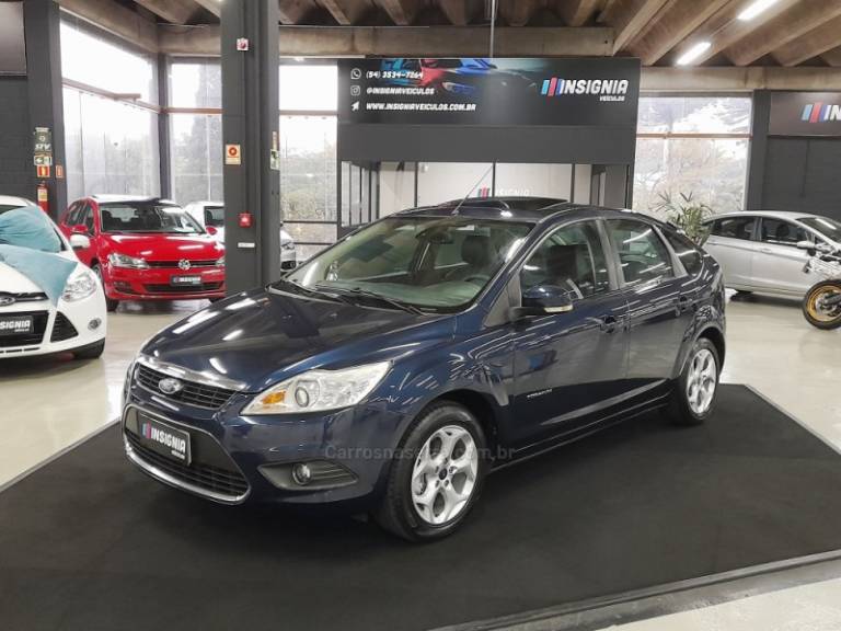 FORD - FOCUS - 2011/2012 - Azul - R$ 48.900,00