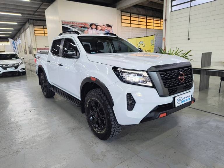 NISSAN - FRONTIER - 2023/2024 - Branca - R$ 244.900,00