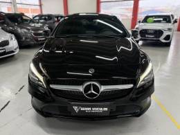 MERCEDES-BENZ - CLA 200 - 2017/2018 - Preta - R$ 127.900,00