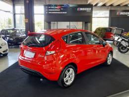 FORD - FIESTA - 2017/2018 - Vermelha - R$ 59.900,00