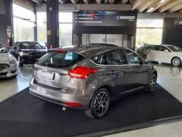 FORD - FOCUS - 2016/2017 - Cinza - R$ 72.900,00
