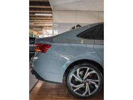 VOLKSWAGEN - JETTA - 2023/2024 - Cinza - R$ 215.900,00