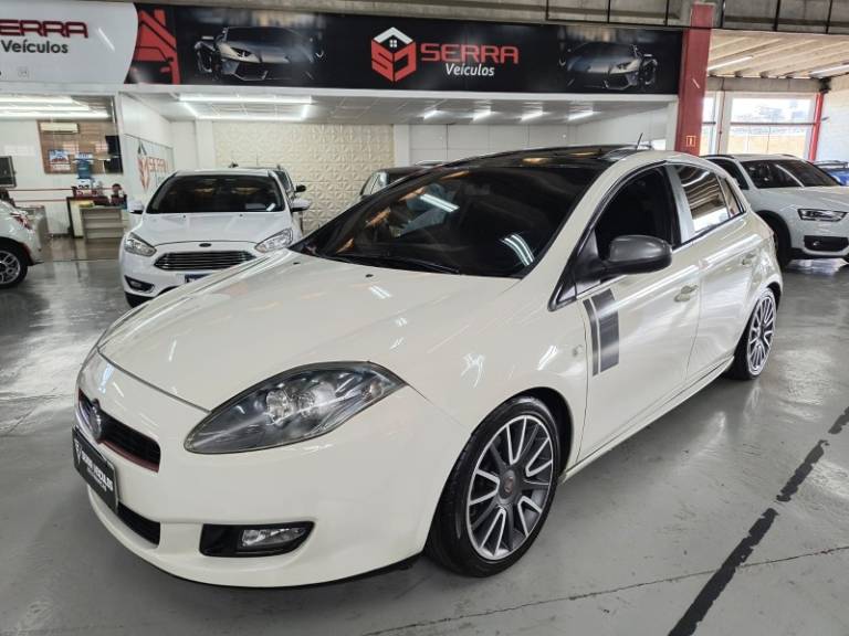 FIAT - BRAVO - 2014/2014 - Branca - R$ 53.900,00