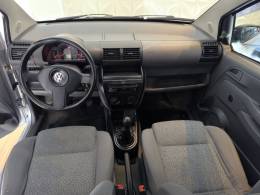 VOLKSWAGEN - FOX - 2005/2006 - Prata - R$ 21.900,00