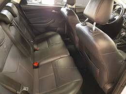 FORD - FOCUS - 2016/2016 - Branca - R$ 64.900,00