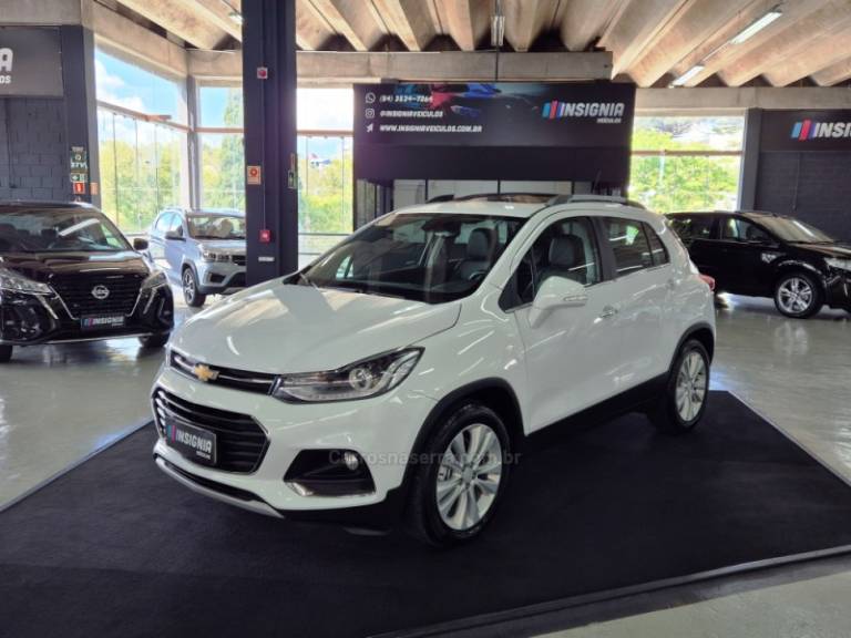 CHEVROLET - TRACKER - 2017/2018 - Branca - R$ 88.900,00
