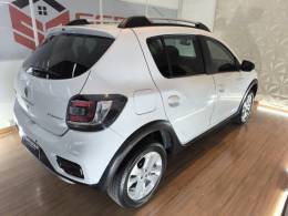 RENAULT - SANDERO - 2016/2017 - Branca - R$ 52.900,00