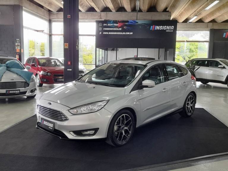 FORD - FOCUS - 2016/2017 - Prata - R$ 72.900,00