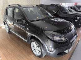 RENAULT - SANDERO - 2013/2014 - Preta - R$ 44.900,00