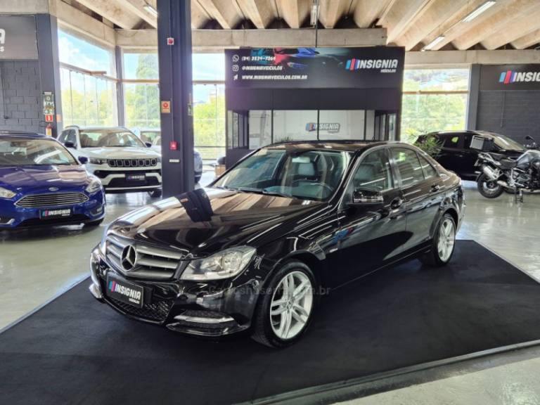 MERCEDES-BENZ - C 180 - 2012/2012 - Preta - R$ 69.900,00