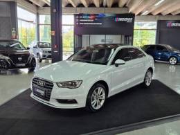 AUDI - A3 - 2015/2016 - Branca - R$ 114.900,00