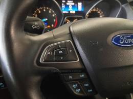 FORD - FOCUS - 2016/2016 - Branca - R$ 64.900,00