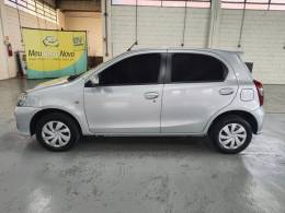 TOYOTA - ETIOS - 2017/2018 - Prata - R$ 57.900,00