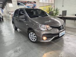 TOYOTA - ETIOS - 2017/2018 - Cinza - R$ 57.900,00