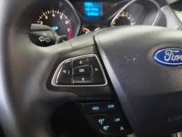 FORD - FOCUS - 2018/2019 - Branca - R$ 65.900,00