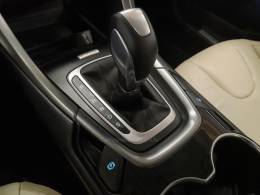 FORD - FUSION - 2015/2016 - Branca - R$ 92.900,00