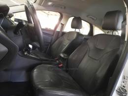 FORD - FOCUS - 2016/2016 - Branca - R$ 64.900,00