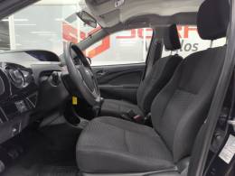 TOYOTA - ETIOS - 2014/2015 - Preta - R$ 46.900,00