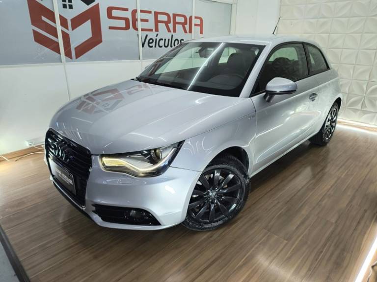 AUDI - A1 - 2010/2011 - Prata - R$ 54.900,00