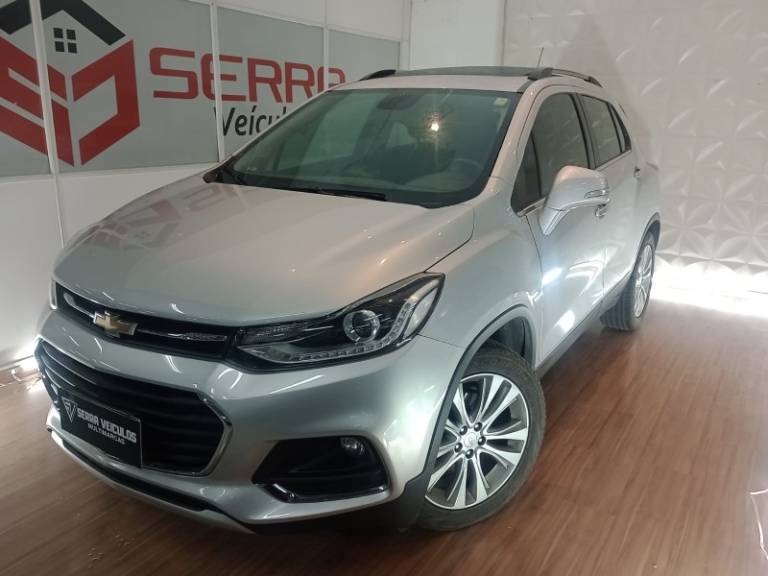 CHEVROLET - TRACKER - 2018/2018 - Prata - R$ 92.900,00