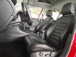 VOLKSWAGEN - GOLF - 2013/2014 - Vermelha - R$ 85.900,00