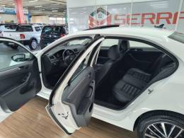 VOLKSWAGEN - JETTA - 2012/2012 - Branca - R$ 68.900,00