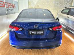 NISSAN - VERSA - 2022/2023 - Azul - R$ 98.900,00