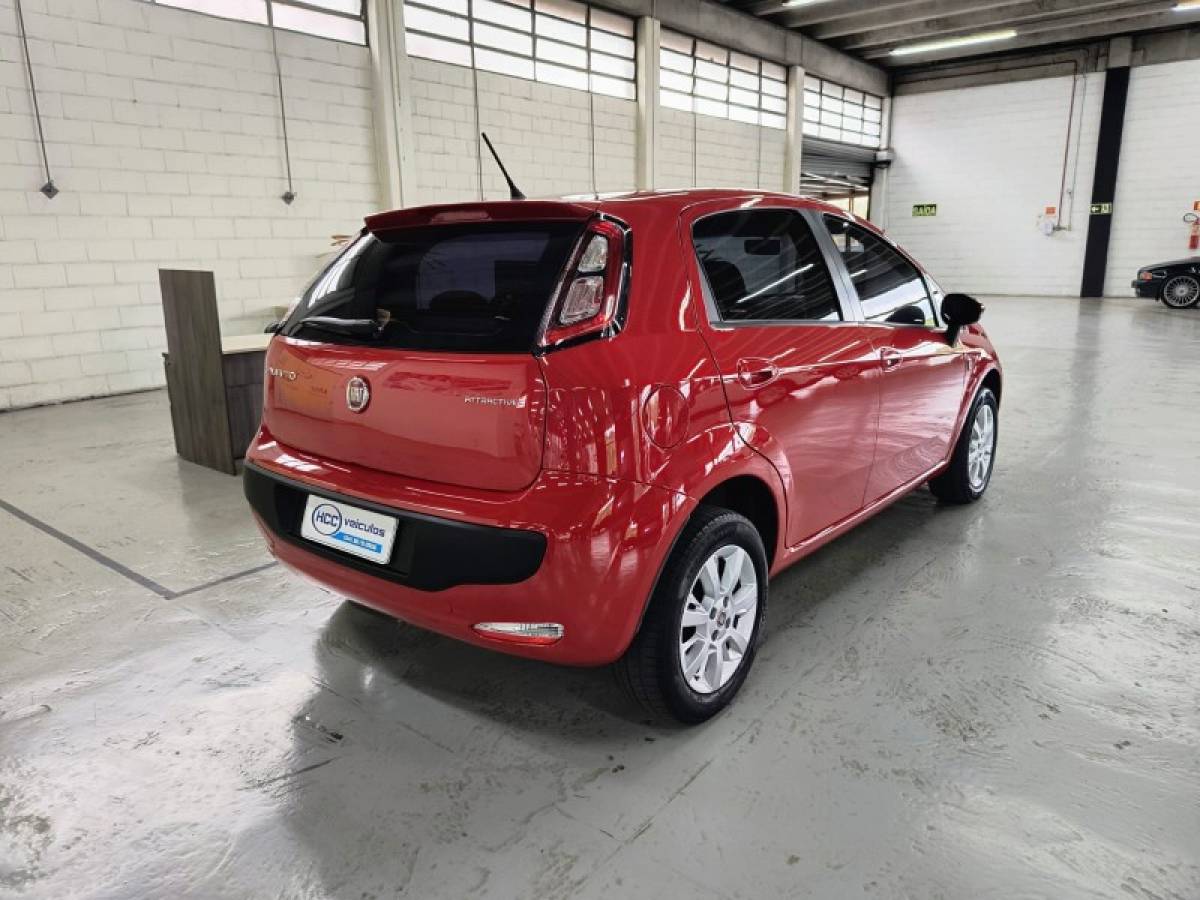 FIAT - PUNTO - 2015/2016 - Vermelha - R$ 47.900,00