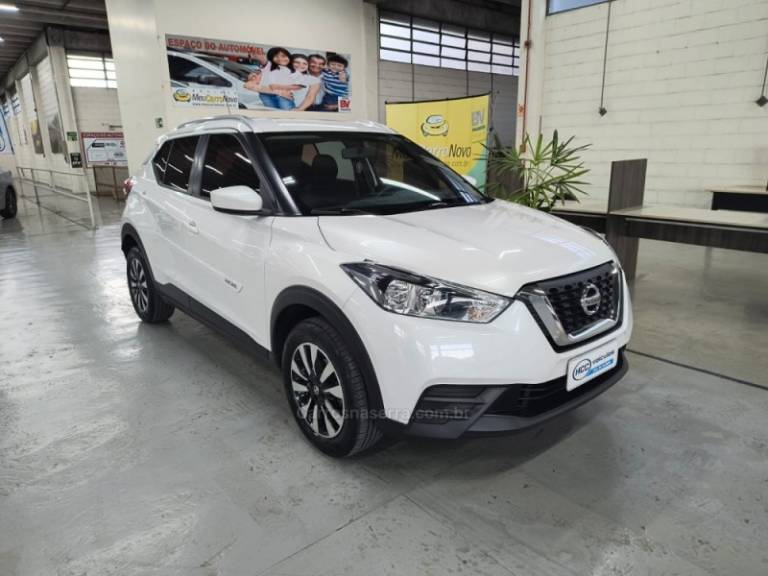 NISSAN - KICKS - 2018/2019 - Branca - R$ 84.900,00