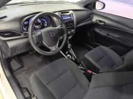TOYOTA - YARIS - 2019/2019 - Branca - R$ 75.900,00