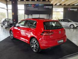 VOLKSWAGEN - GOLF - 2013/2014 - Vermelha - R$ 85.900,00