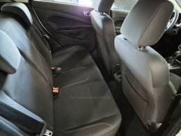FORD - FIESTA - 2015/2016 - Branca - R$ 49.900,00