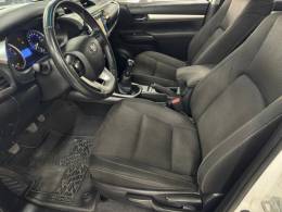 TOYOTA - HILUX - 2018/2018 - Branca - R$ 149.900,00