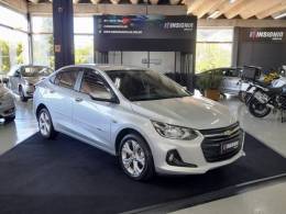 CHEVROLET - ONIX - 2022/2023 - Prata - R$ 85.900,00